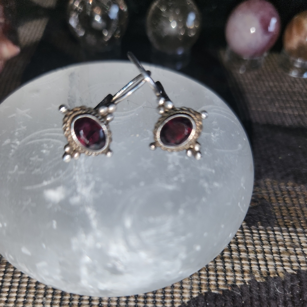 Women's 925 Bali Ornate Garnet Earrings